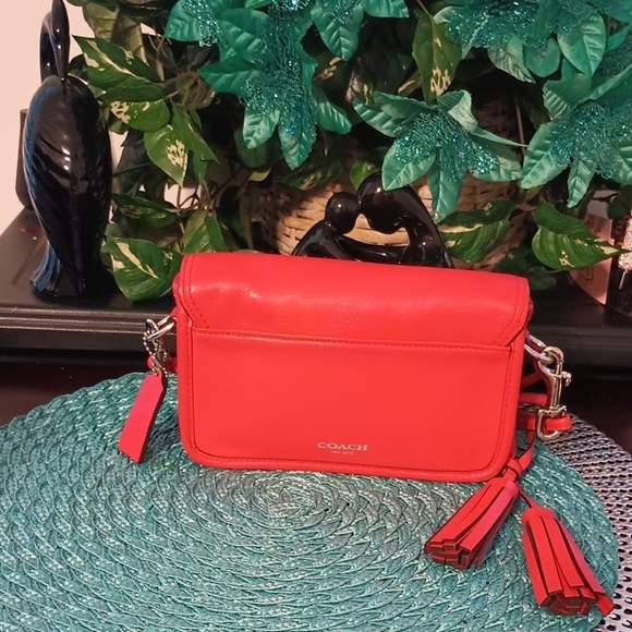 Coach Red Leather Crossbody Bag with Tassel and Flap Closure - Picture 2 of 5